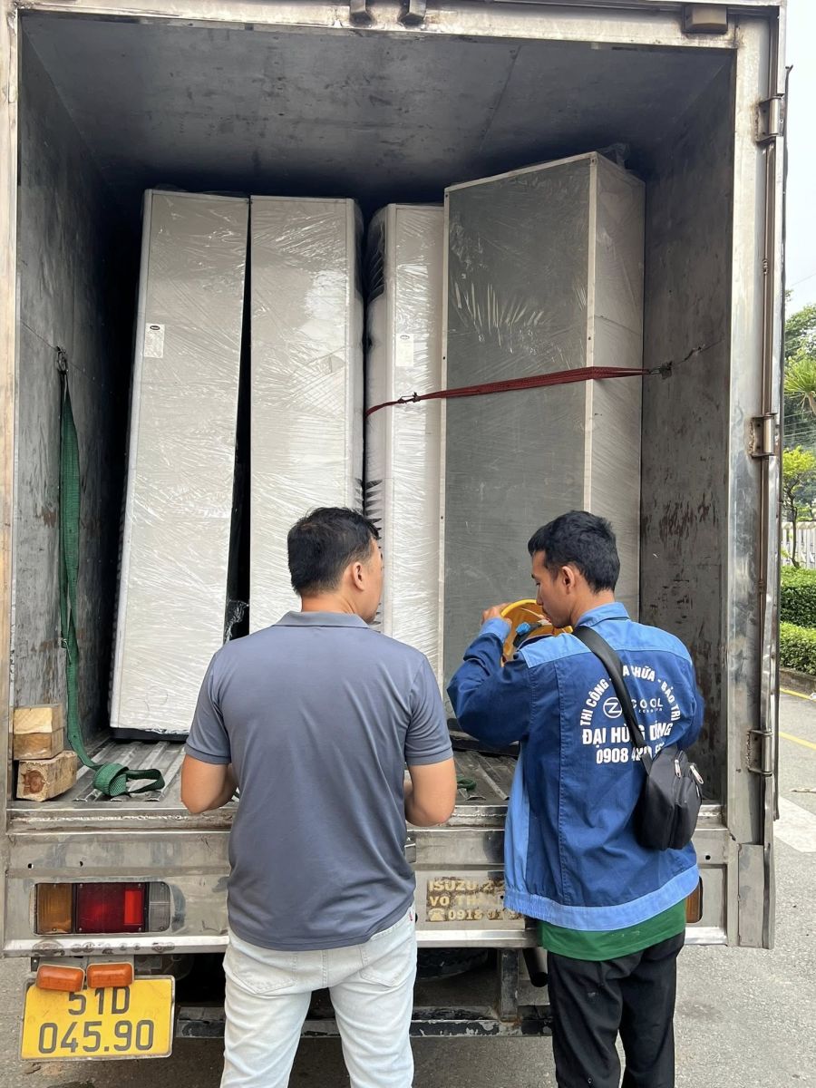 Cho Thuê Máy Lạnh Công Nghiệp TPHCM - Vận Chuyển Bằng Xe Tải Chuyên Dụng Điện Lạnh Đại Hùng Dũng