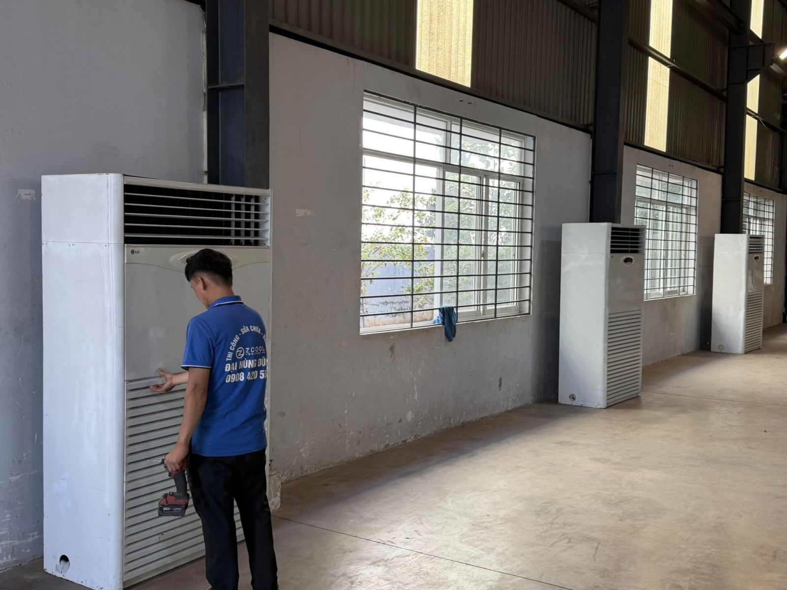 Cho Thuê Máy Lạnh Nhà Xưởng sử dụng thiết bị làm mát công nghiệp trong dây chuyền sản xuất