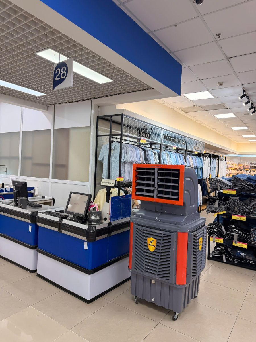 Quạt công nghiệp đặt cạnh quầy thu ngân làm mát điểm nóng, cho thuê quạt công nghiệp giá rẻ Điện Lạnh Đại Hùng Dũng