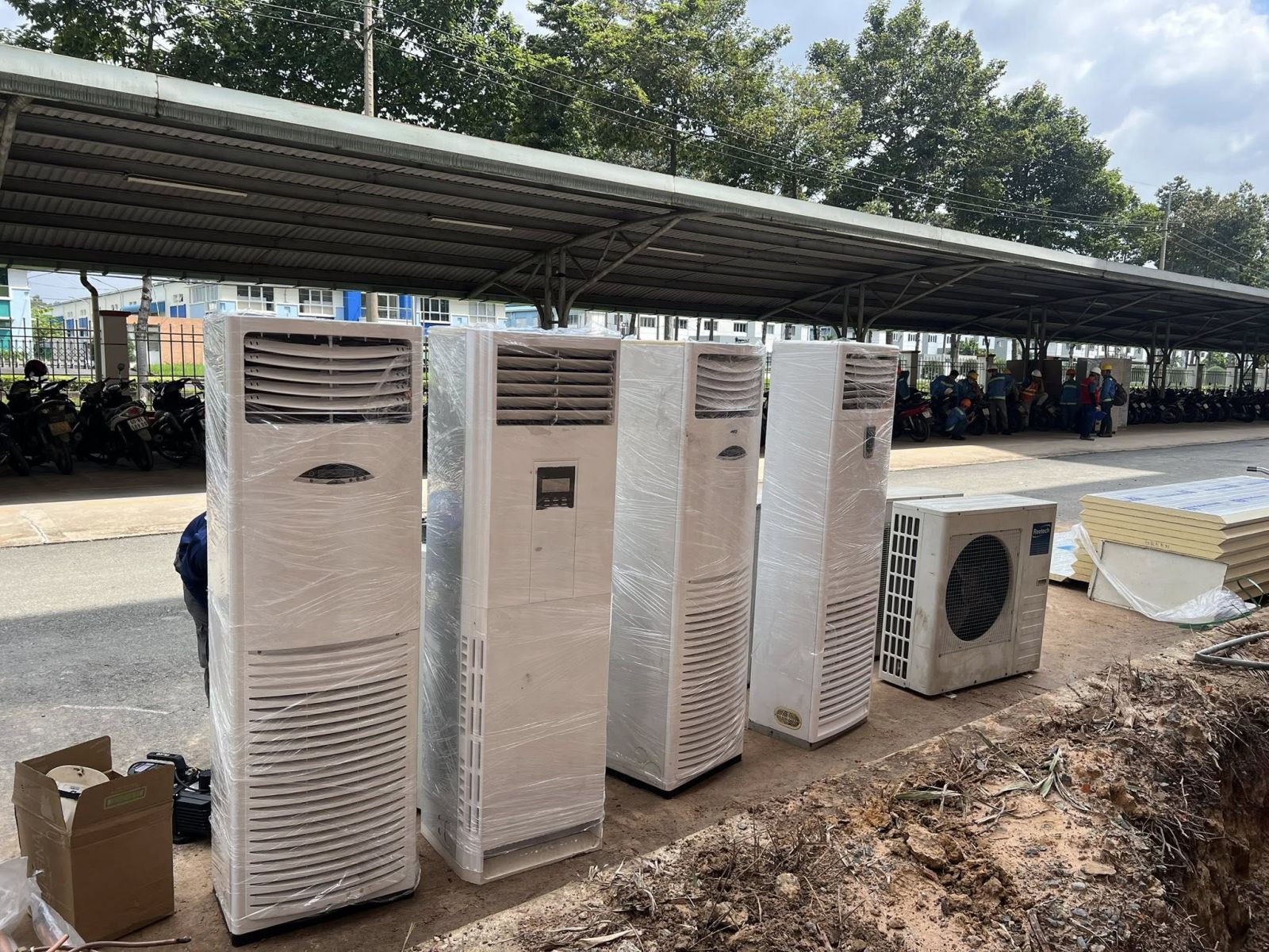 Điện Lạnh Đại Hùng Dũng Khảo Sát Kho Chứa Máy Lạnh Công Nghiệp Cũ Nhiều Chủng Loại