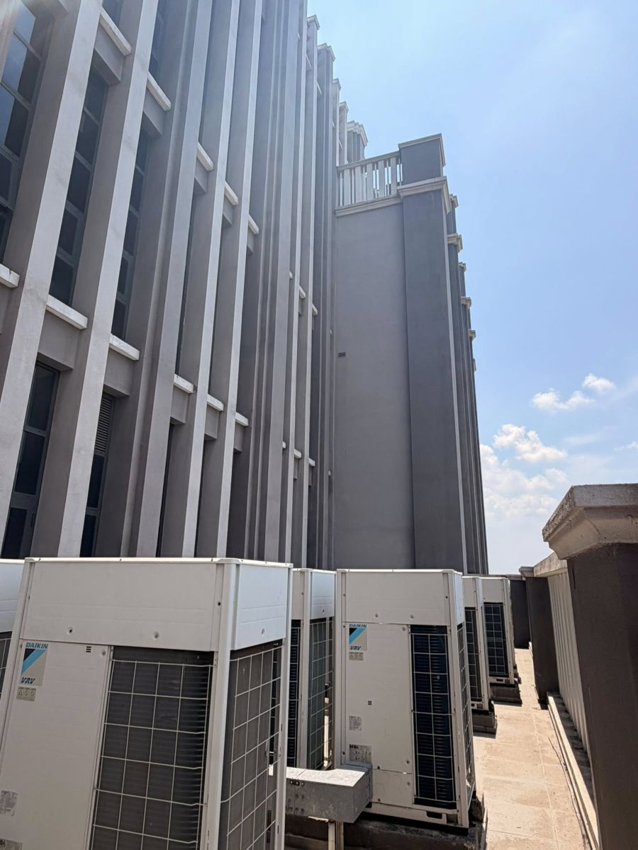 Sửa Máy Lạnh Công Nghiệp KCN Hiệp Phước - Điện Lạnh Đại Hùng Dũng Dàn Nóng Daikin VRV Tầng Mái
