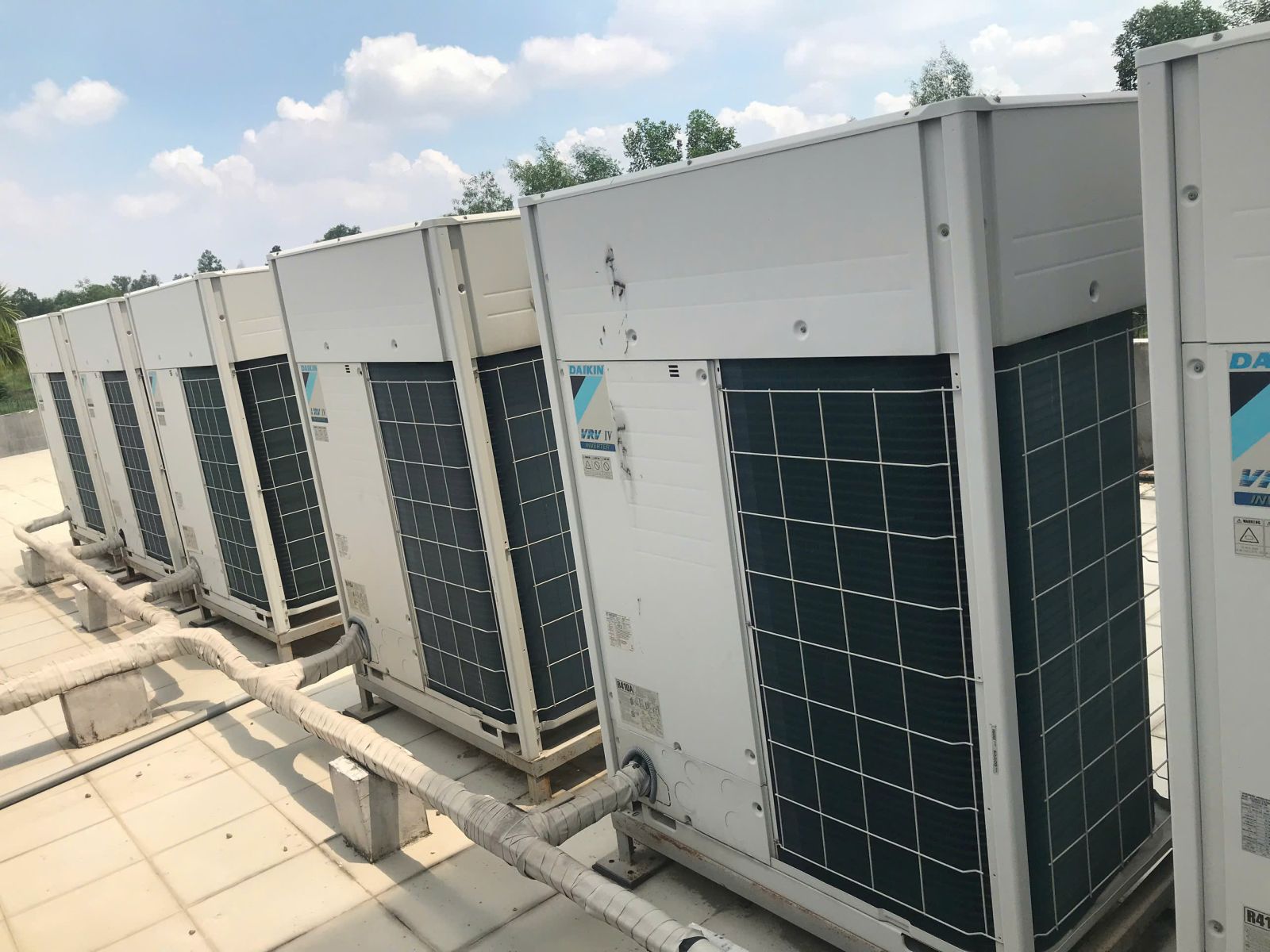 Thanh Lý Máy Lạnh Cũ Giá Rẻ Tại Đồng Nai - Tủ Đứng Daikin Nhà Xưởng Điện Lạnh Đại Hùng Dũng