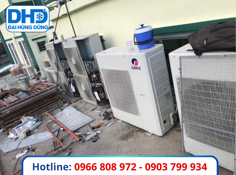 Thanh Lý Máy Lạnh Công Nghiệp Giá Cao - Toàn Cảnh Công Trường Tháo Dỡ Dàn Nóng Máy Lạnh Tại Tòa Nhà