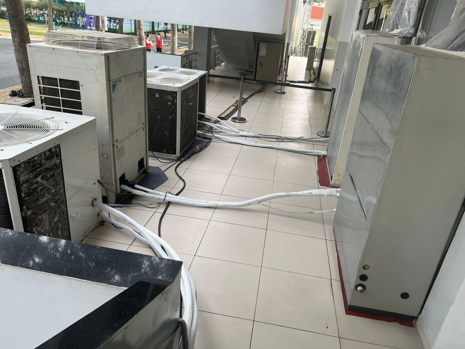 Dàn nóng VRV Daikin và tủ AHU - Sửa Máy Lạnh Công Nghiệp KCN Tân Tạo Điện Lạnh Đại Hùng Dũng